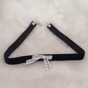 Bow velvet choker